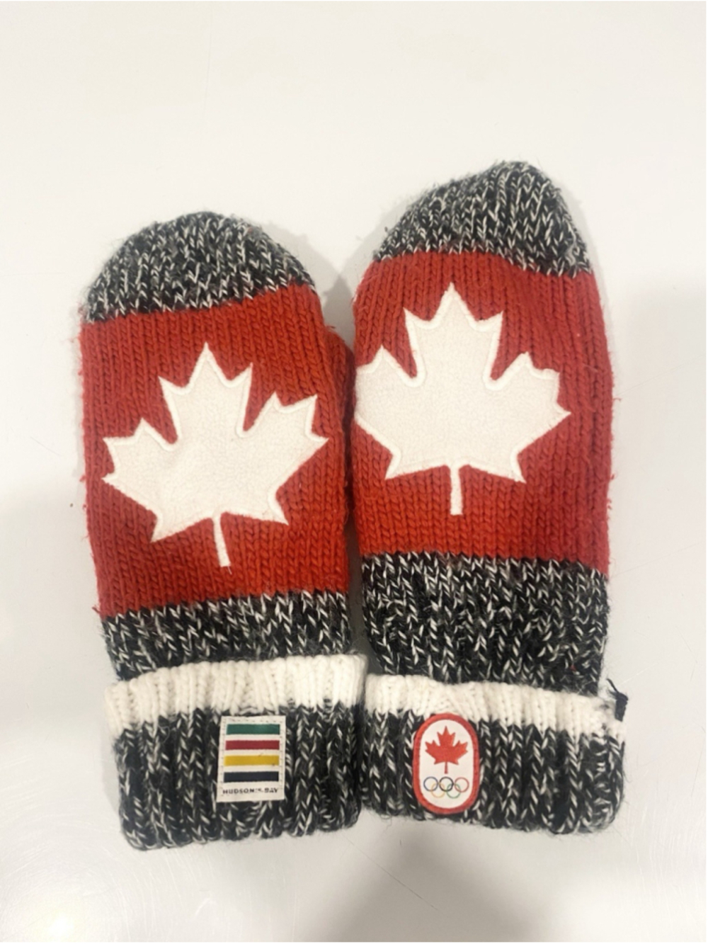 Hudson’s Bay Team Canada 2014 Sochi Olympic Mittens Adult L/XL HBC Preowned
